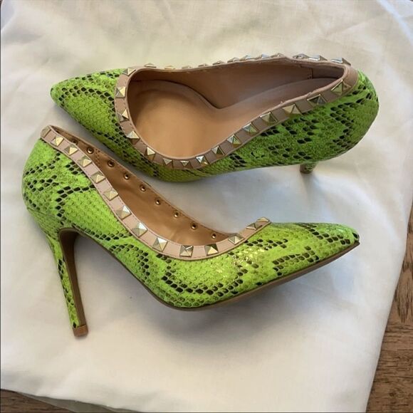 WILD DIVA GREEN CROC PUMPS.  NEW. - Picture 5 of 8